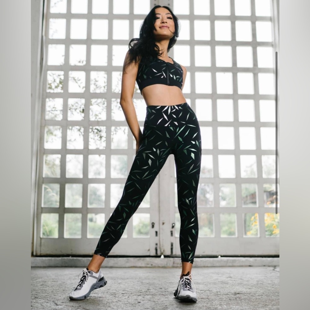 Zyia black rhombus mirage luxe leggings